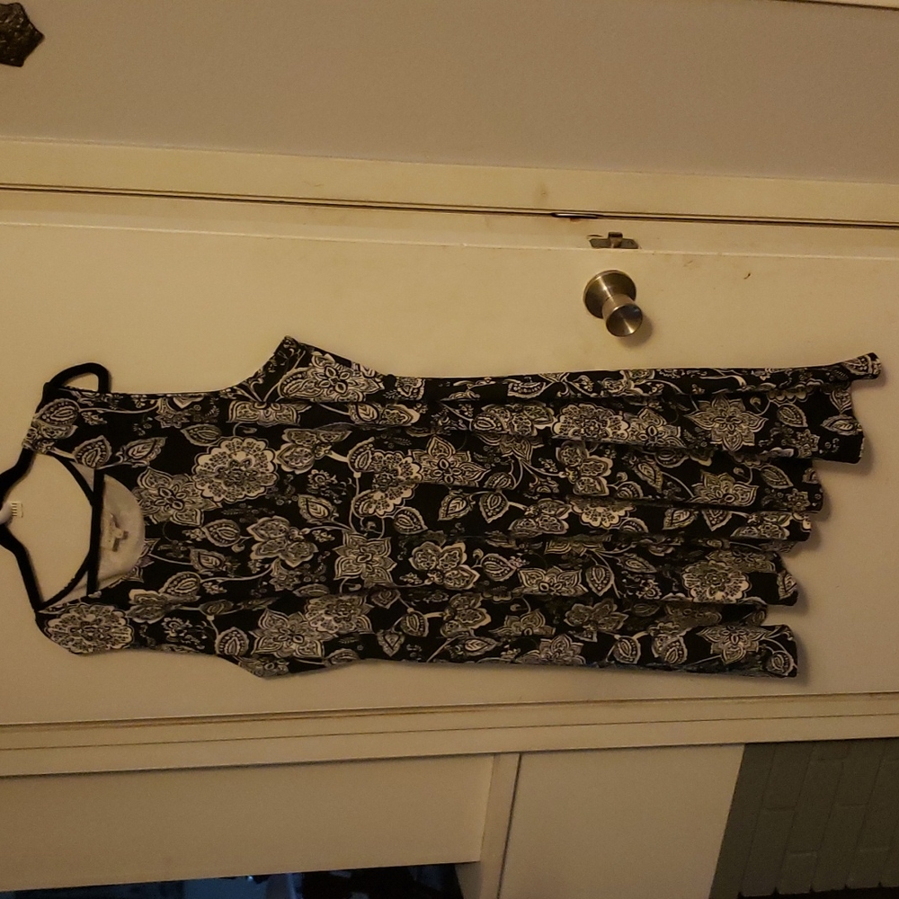 Molly + Isadora Size 4X black and white flower dress